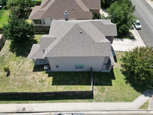 780 New Bridge Dr, Uhland TX  78640-5542 exterior