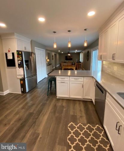 55 Kings Ct, Swedesboro NJ  08085-5033 exterior