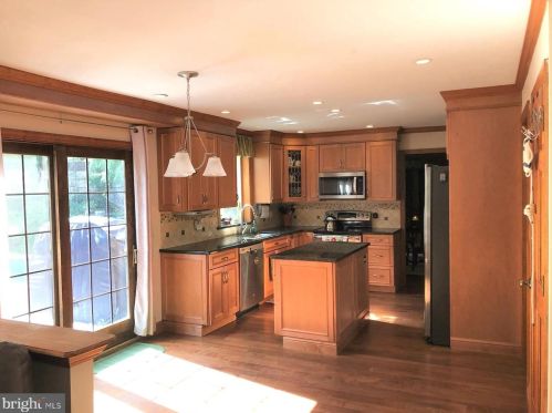 1331 Westminster Dr, Downingtown PA  19335-3652 exterior