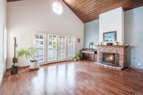 1612 Stanford Ave, Redondo Beach, CA 90278-2740