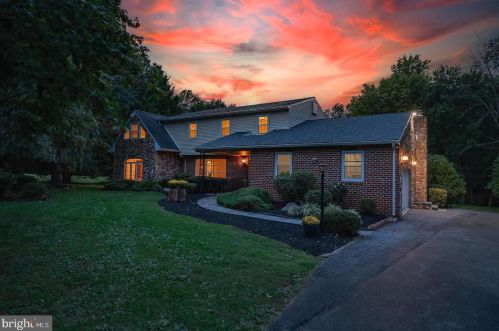 39 Forge Rd, Glen Mills, PA 19342-8819