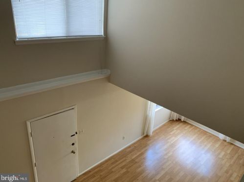 5636 Summer Oak Way, Springfield VA  22015-2216 exterior