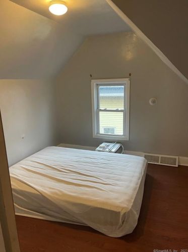 48 Washington Pl, Bridgeport CT  06604-3414 exterior