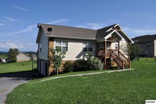 1449 Benjamin Blvd, Pigeon Forge, TN 37876-5403