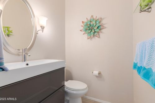 1833 Willow Tree Ct, Gilbert AZ  85234-4933 exterior