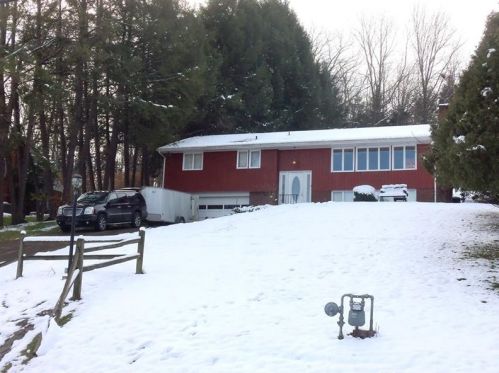 220 Linden Creek Rd, Canonsburg, PA 15317-2356