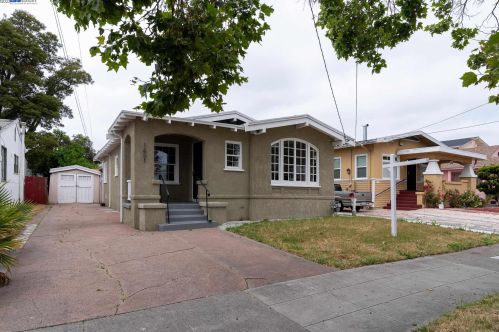 1451 Havenscourt Blvd, Oakland CA  94621-3627 exterior
