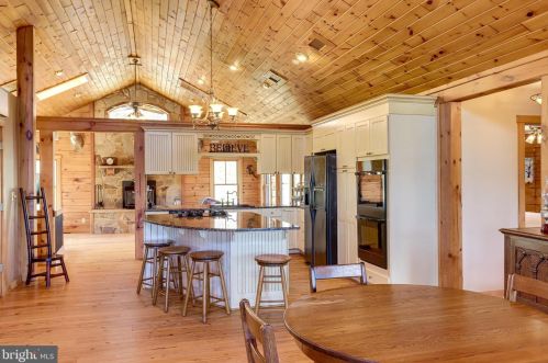 3714 Mountain Rd, Haymarket VA  20169-1739 exterior