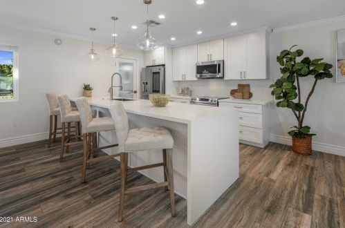 8649 Plz Ave, Scottsdale AZ 85250-6706 exterior