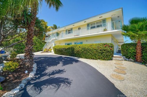 576 Sombrero Beach Rd, Marathon, FL 33050-3901