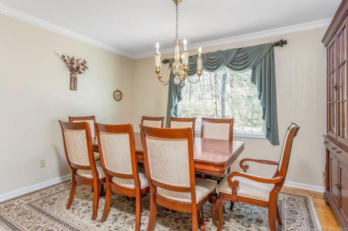 163 Barncroft Rd, Stamford CT 06902-1253 exterior