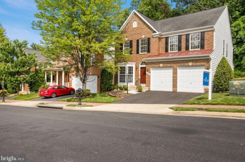 9887 Hill Dr, Lorton, VA 22079-2432