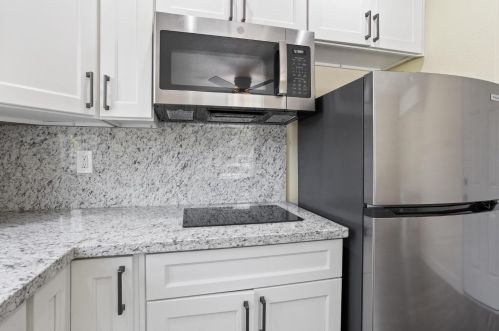 2720 Sparks Way, Modesto CA  95350-1744 exterior