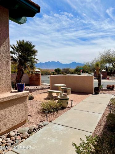 706 Union Bell Dr, Green Valley, AZ 85614-5926