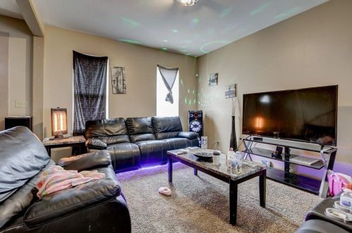 1137 15th St, Milwaukee, WI 53204-2261