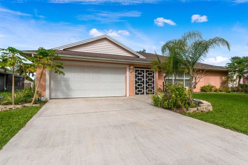 273 Holden Ter, Fort Pierce, FL 34984-3603