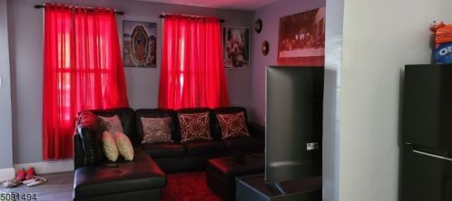 467 Norwood St, East Orange, NJ 07018-1034