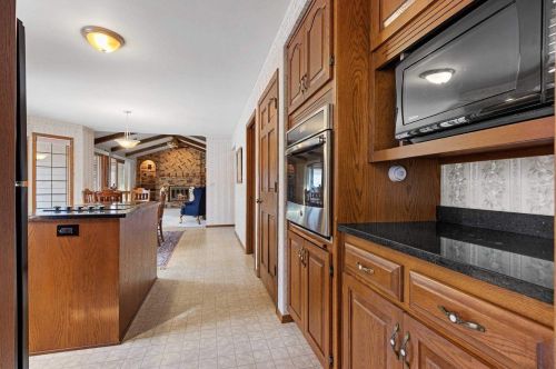 225 Traders Point Ln, Green Bay WI  54302-5236 exterior