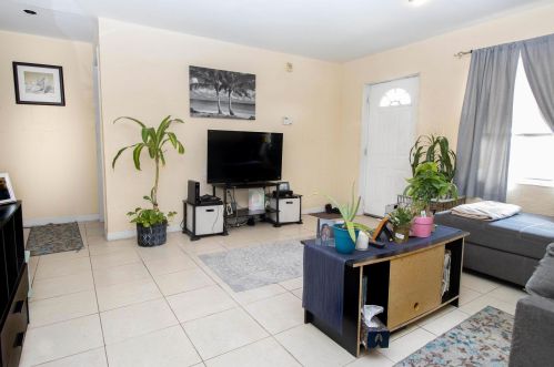 2313 41st St, Fort Pierce, FL 34946-1505