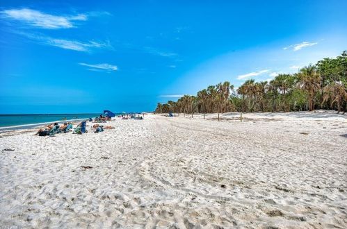 1 Bluebill Ave, Naples FL  34108-1788 exterior