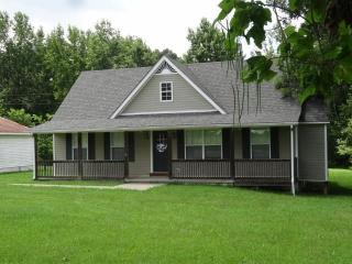 2550 Lylewood Rd, Woodlawn, TN 37191-9210