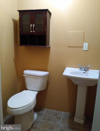 1613 Golf Course Dr, Bowie MD  20721-3159 exterior