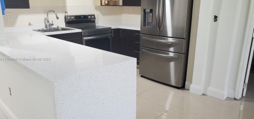 6404 22nd St, Hollywood, FL 33023-2810