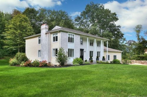145 Bayberry Ln, Bridgeport CT  06612-1400 exterior