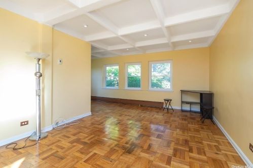 150-47 Grand Central Pkwy, Jamaica, NY 11432-1039