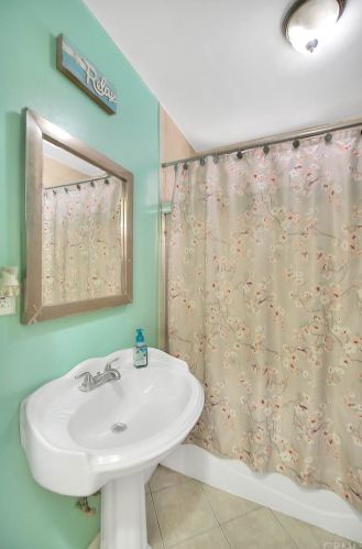 2831 Cade St, Long Beach CA 90805-3326 exterior