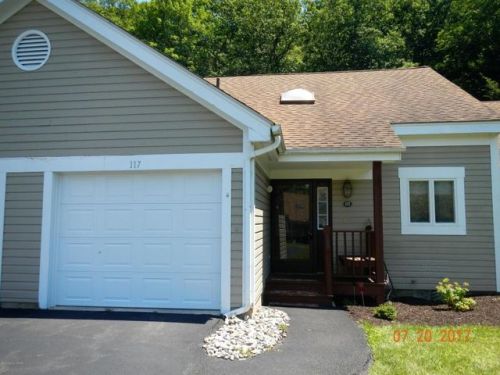 117 Duck Hollow Cir, Stroudsburg, PA 18360-1685
