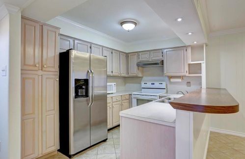112 Phanturn Ln, Bellaire, TX 77401-2607