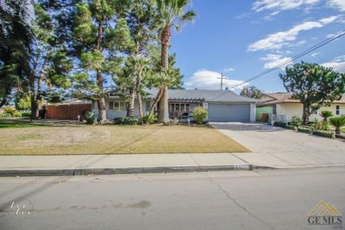 6101 Burke Way, Bakersfield, CA 93309-2877