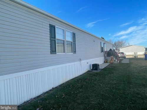 608 Fox Pointe Dr, Dover, DE 19904-1419