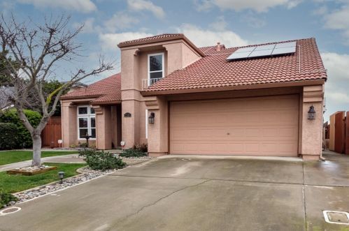 2224 Mccaffrey Ln, Riverbank, CA 95367-2643
