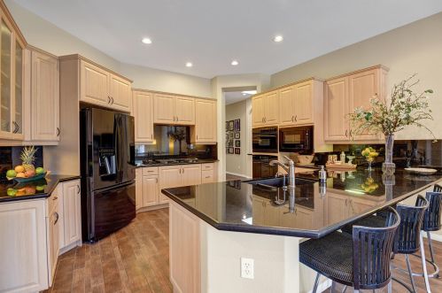 19 Orleans Rd, Rancho Mirage CA  92270-2714 exterior