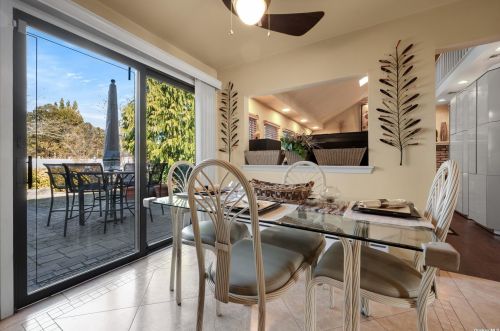 33 Lorijean Ln, Elwood NY  11731-4118 exterior