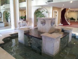 4735 Sepulveda Blvd, Van Nuys CA  91403-5418 exterior