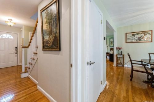 25 Cardinal Ct, West Nyack NY  10994-1031 exterior
