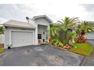 11226 64th Ln, Miami, FL 33173-2091