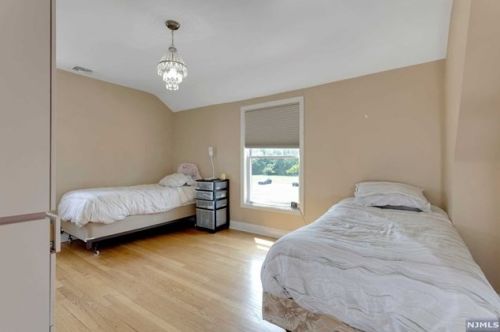 1663 River Rd, Teaneck NJ  07666-2259 exterior