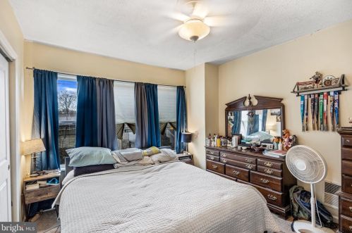 1 Atlantic Ave, Camden NJ  08106-1469 exterior