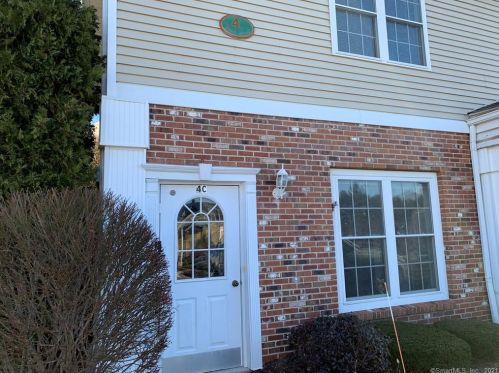 4 Pasco Dr, East Windsor, CT 06088-1713