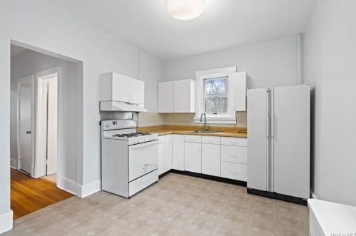 143 Chatterton Pkwy, White Plains NY  10606-2242 exterior