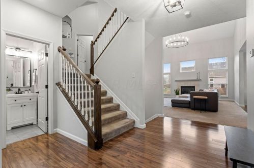 2856 Crosshurst Ct, Darbydale OH  43123-8087 exterior