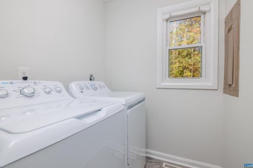 20 Loblolly Rd, Bybee VA  22963-3021 exterior