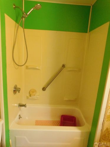 29 Alison Dr, Avenel NJ  07001-1929 exterior