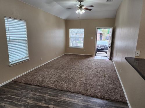 820 Walnut St, Burleson TX  76028-8417 exterior