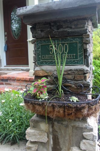 5800 Carothers St, Cincinnati, OH 45227-2350