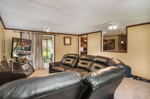 109 Wilson St, Hobart, IN 46342-0040